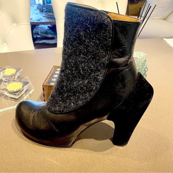 John Fluevog Black Leather & Dark Gray Wool Accent High-Heel Ankle Boots Size 10
